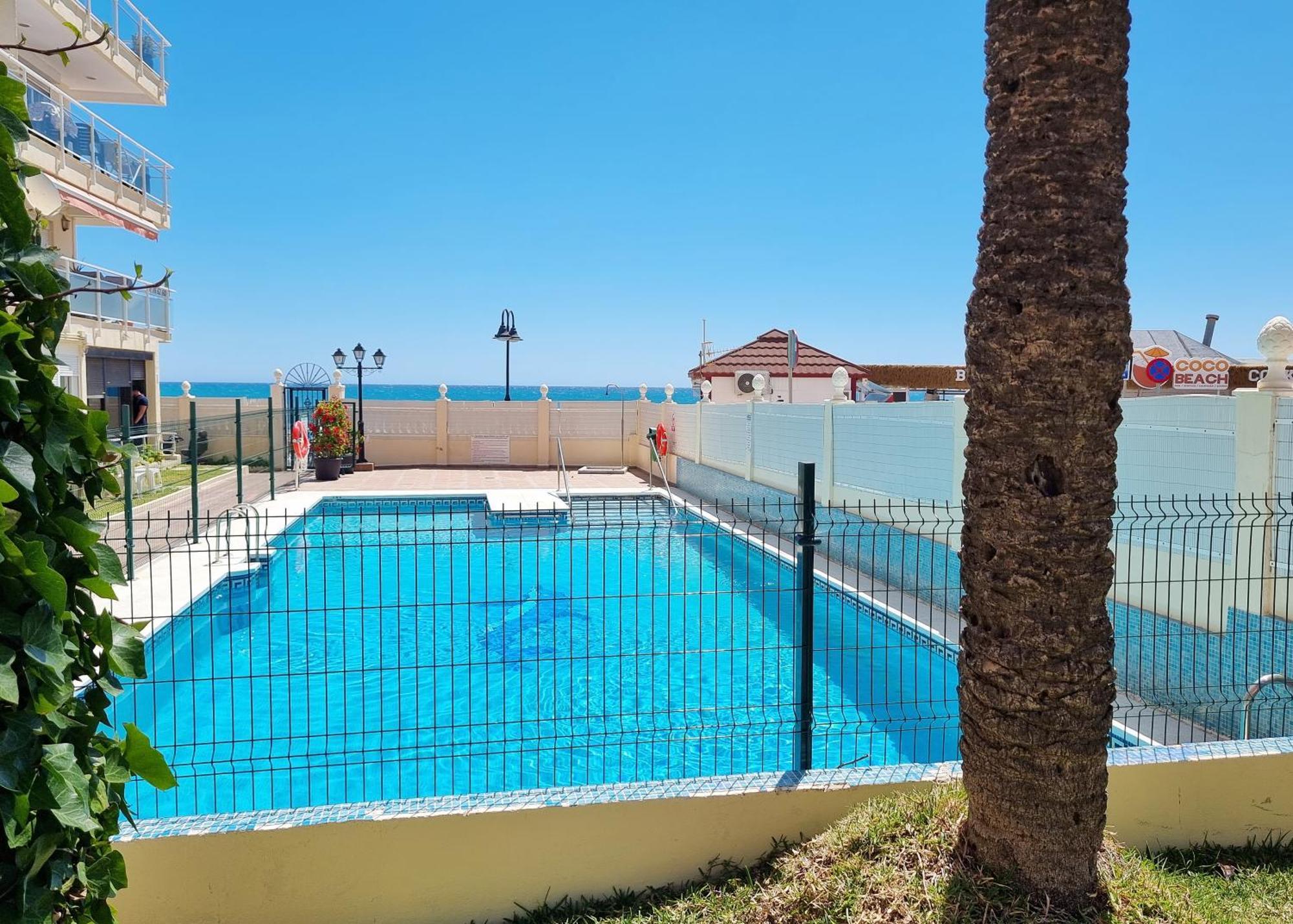 Tinoko Apartament In La Carihuela Beach Торремолінос Екстер'єр фото